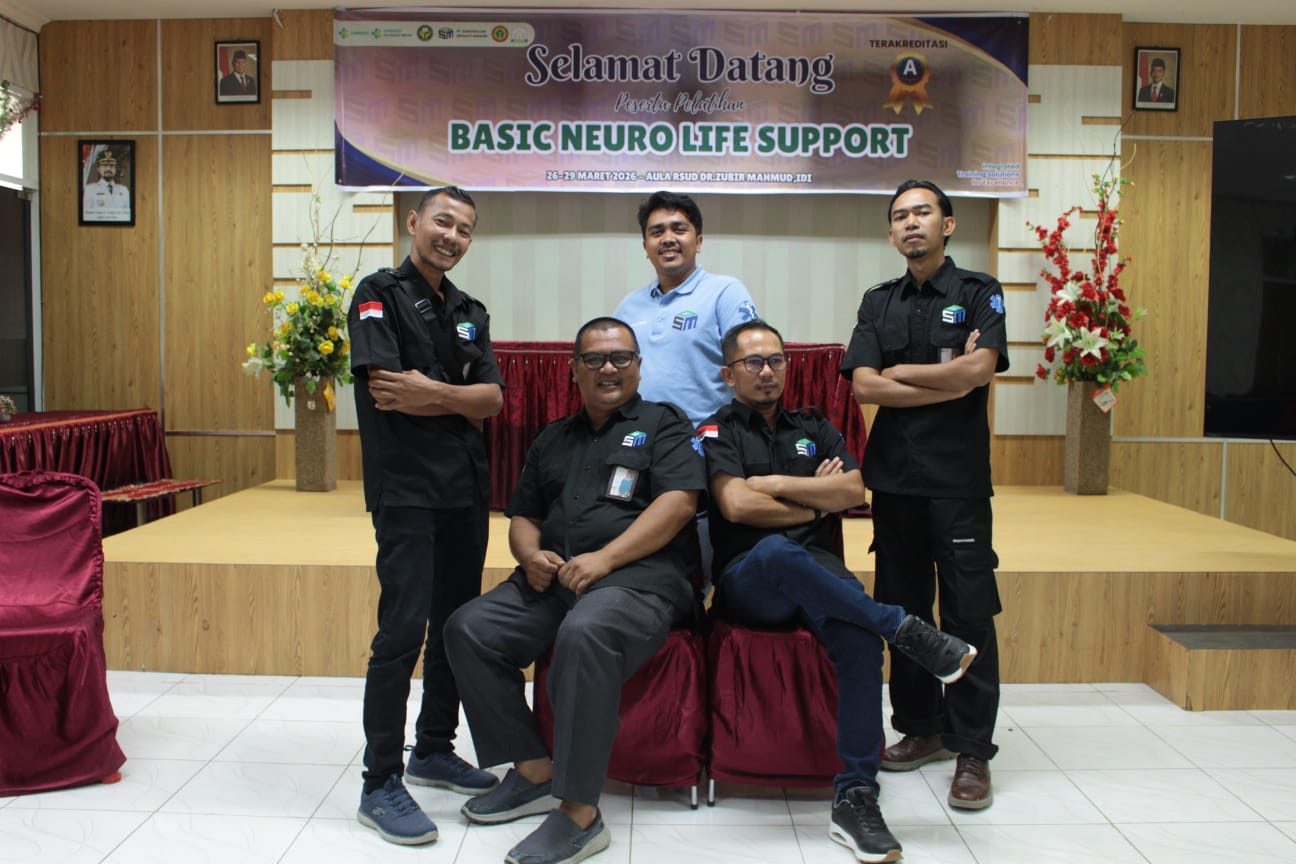 Tim fasilitator Darussalam Sepakat Mandiri pada pelatihan Basic Neuro Life Support
